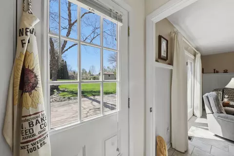 Entry Way - 837 Santa Monica Ave, Springfield, OH 45503 photo 3 of 4