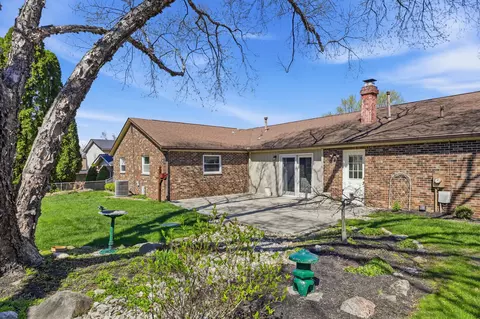 Exterior - 837 Santa Monica Ave, Springfield, OH 45503 photo 11 of 15