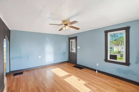 Living - 505 Highview Ave, Springfield, OH 45505 photo 1 of 2