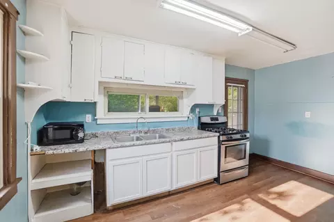 Kitchen - 505 Highview Ave, Springfield, OH 45505 photo 2 of 3