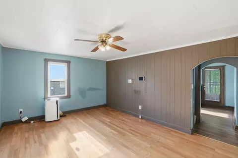 Living - 505 Highview Ave, Springfield, OH 45505 photo 2 of 2