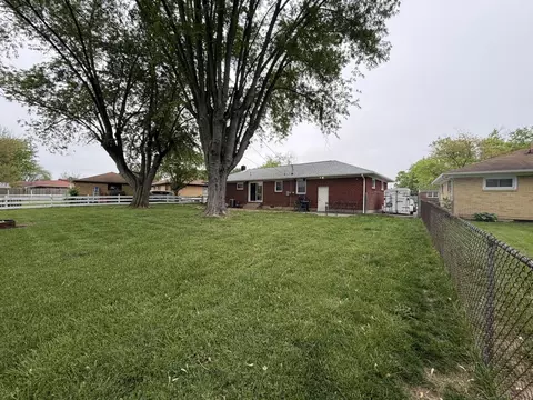 Exterior - 5145 W Ridgewood Rd, Springfield, OH 45503 photo 5 of 6