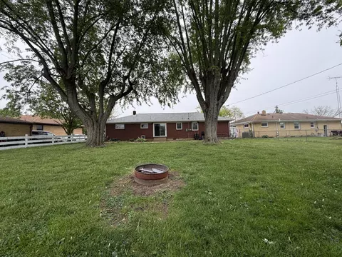 Exterior - 5145 W Ridgewood Rd, Springfield, OH 45503 photo 4 of 6