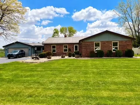 14444 Charm Hill Dr, Sidney, OH 45365