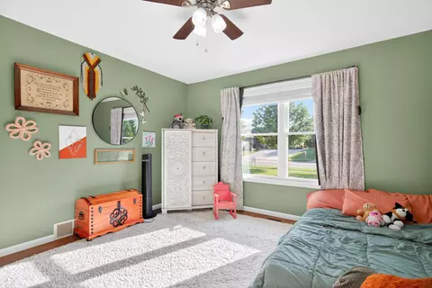 Bedroom - 570 E Hoewisher Rd, Sidney, OH 45365 photo 5 of 7