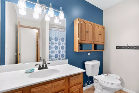 Bath - 570 E Hoewisher Rd, Sidney, OH 45365 photo 3 of 5
