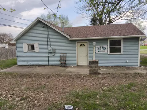34 S High St, Montezuma, OH 45866