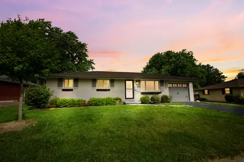 1015 Romanus Dr, Vandalia, OH 45377