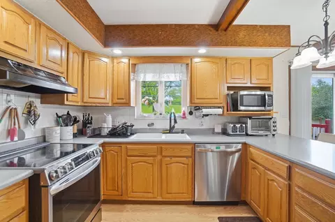 Kitchen - 5100 N River Rd, Springfield, OH 45502 photo 3 of 5