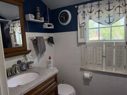 Bath - 518 Willow St, Celina, OH 45822 photo 2 of 2