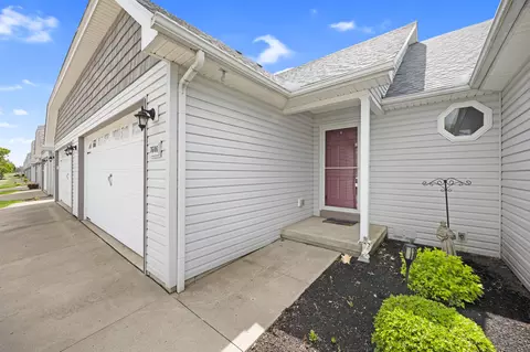7606 Sir Francis Drake Ave, Russells Point, OH 43348