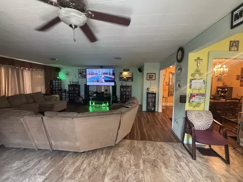 Living - 150 S Kensington Pl, Springfield, OH 45504 photo 1 of 3