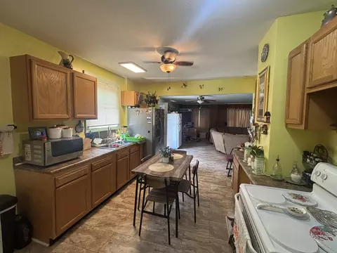 Kitchen - 150 S Kensington Pl, Springfield, OH 45504 photo 2 of 2
