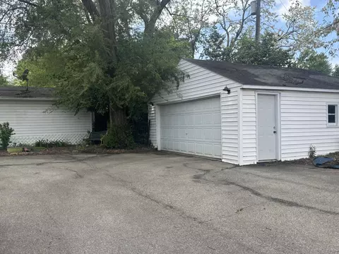 Exterior - 150 S Kensington Pl, Springfield, OH 45504 photo 5 of 6