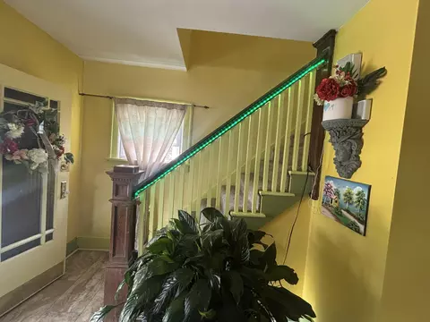 Entry Way - 150 S Kensington Pl, Springfield, OH 45504 photo 1 of 2