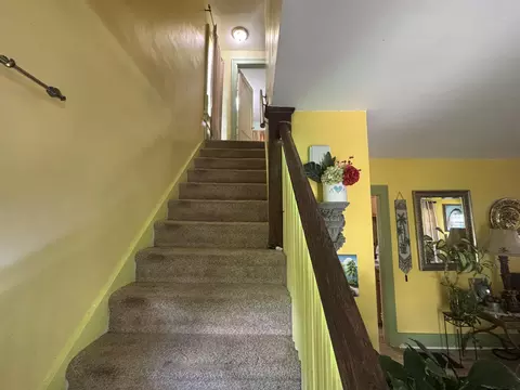 Entry Way - 150 S Kensington Pl, Springfield, OH 45504 photo 2 of 2