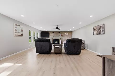 Living - 2950 Fairfield Pike, Springfield, OH 45502 photo 1 of 4