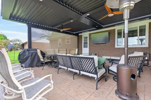 Exterior - 708 Arrowhead Dr, Sidney, OH 45365 photo 6 of 14