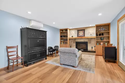 Living - 708 Arrowhead Dr, Sidney, OH 45365 photo 3 of 5