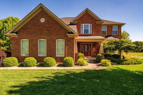 636 Brookmeade Ct, Beavercreek, OH 45434