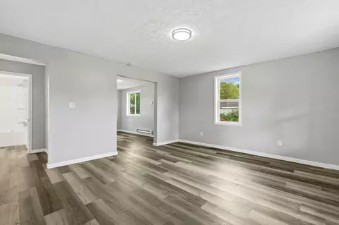 Living - 402 Highview Ave, Springfield, OH 45505 photo 1 of 5