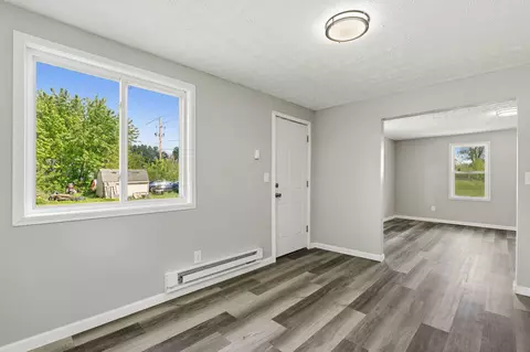 Living - 402 Highview Ave, Springfield, OH 45505 photo 5 of 5