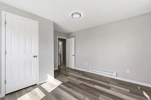 Bedroom - 402 Highview Ave, Springfield, OH 45505 photo 2 of 4