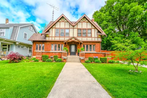 Exterior - 370 E Cassilly St, Springfield, OH 45503 photo 5 of 9