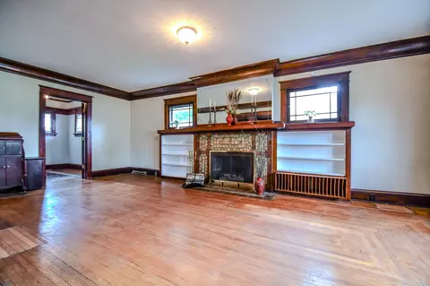 Living - 370 E Cassilly St, Springfield, OH 45503 photo 4 of 4