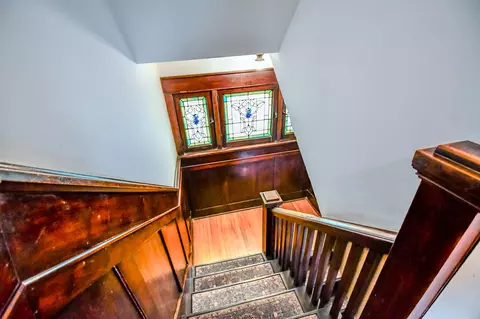 Entry Way - 370 E Cassilly St, Springfield, OH 45503 photo 4 of 7