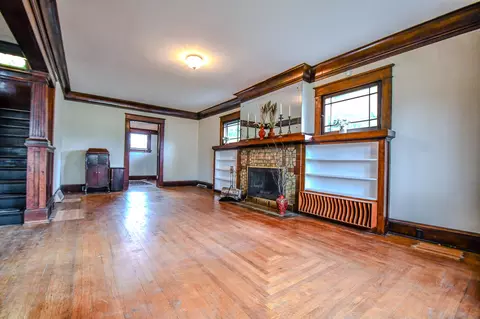 Living - 370 E Cassilly St, Springfield, OH 45503 photo 2 of 4