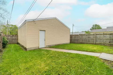 Exterior - 812 S Miami Ave, Sidney, OH 45365 photo 3 of 4