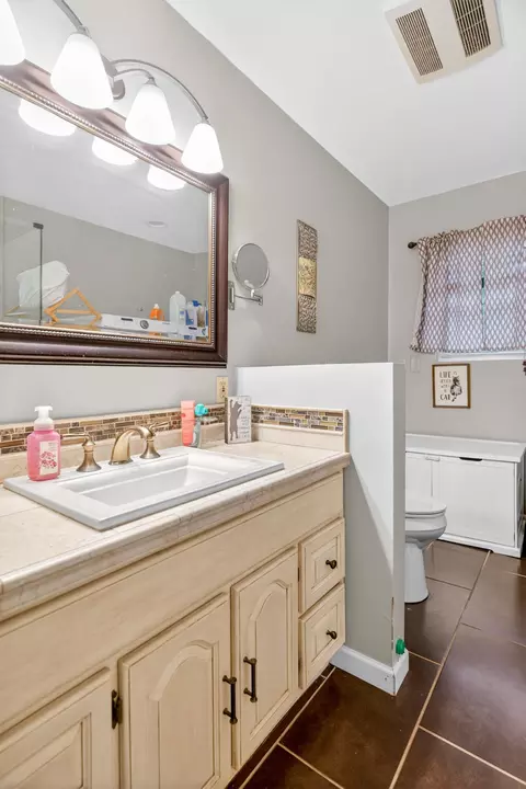 Bath - 9200 Johnston Slagle Rd, Sidney, OH 45365 photo 5 of 6