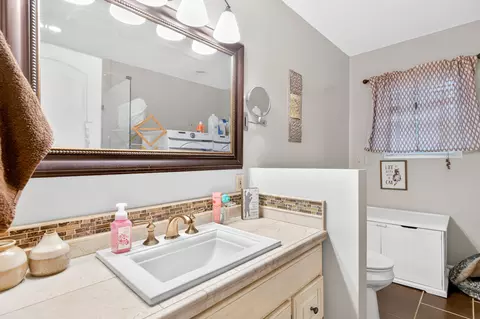 Bath - 9200 Johnston Slagle Rd, Sidney, OH 45365 photo 4 of 6