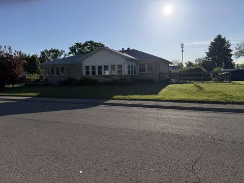 Exterior - 2416 Northmoor Dr, Springfield, OH 45503 photo 2 of 10