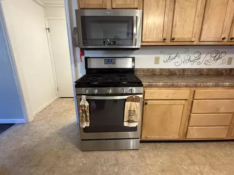 Kitchen - 2416 Northmoor Dr, Springfield, OH 45503 photo 2 of 4