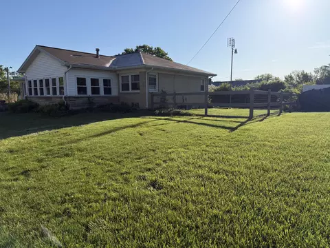 Exterior - 2416 Northmoor Dr, Springfield, OH 45503 photo 3 of 10