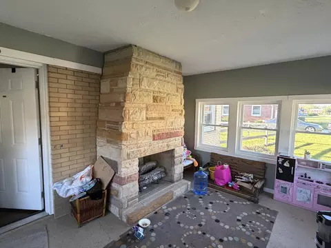 Exterior - 2416 Northmoor Dr, Springfield, OH 45503 photo 6 of 10
