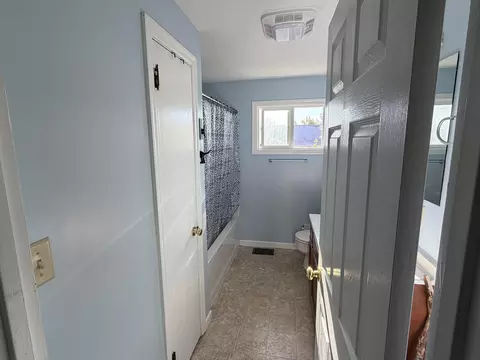 Bath - 2416 Northmoor Dr, Springfield, OH 45503 photo 1 of 1