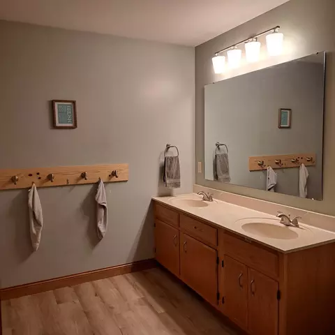 Bath - 317 Summit St, Celina, OH 45822 photo 6 of 6