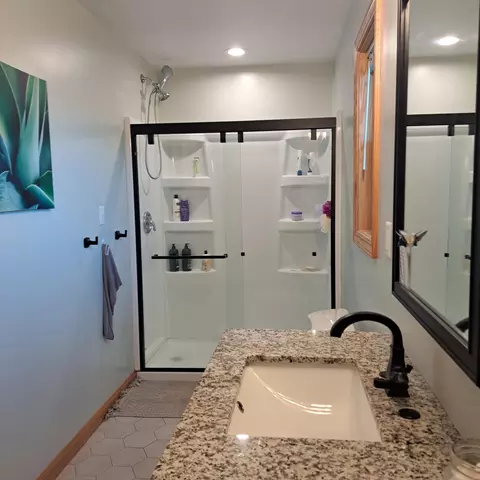 Bath - 317 Summit St, Celina, OH 45822 photo 1 of 6