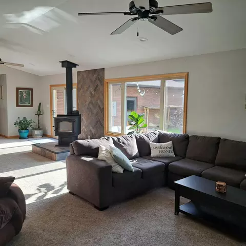 Living - 317 Summit St, Celina, OH 45822 photo 3 of 5