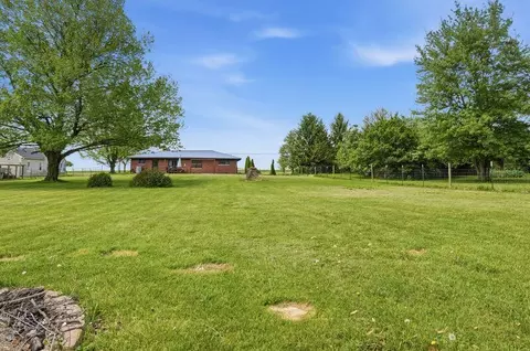 Exterior - 5406 Springfield Jamestown Rd, Springfield, OH 45502 photo 11 of 13