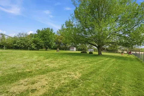 Exterior - 5406 Springfield Jamestown Rd, Springfield, OH 45502 photo 6 of 13