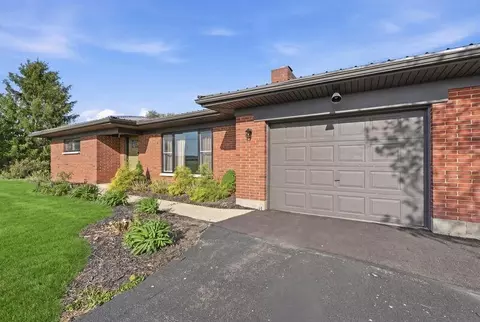 Exterior - 5406 Springfield Jamestown Rd, Springfield, OH 45502 photo 3 of 13