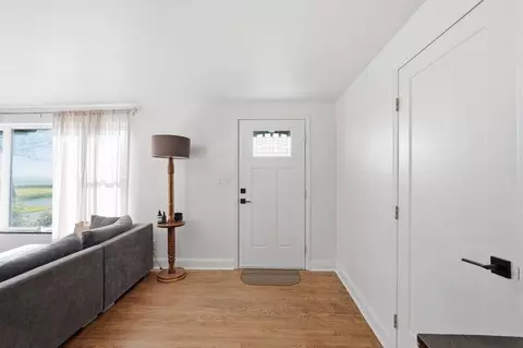 Entry Way - 5406 Springfield Jamestown Rd, Springfield, OH 45502 photo 2 of 2