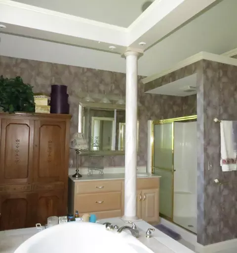 Bath - 10770 Scott Rd, Sidney, OH 45365 photo 3 of 7