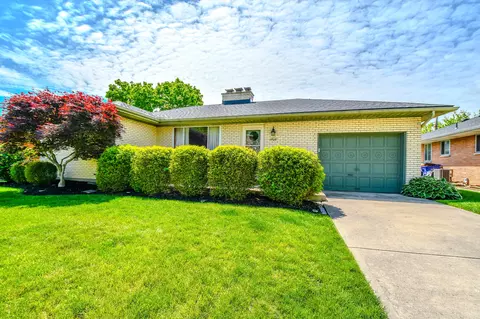 1404 Pinecrest Dr, Dayton, OH 45414