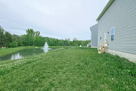 Exterior - 517 Skyway Dr, Springfield, OH 45505 photo 3 of 4