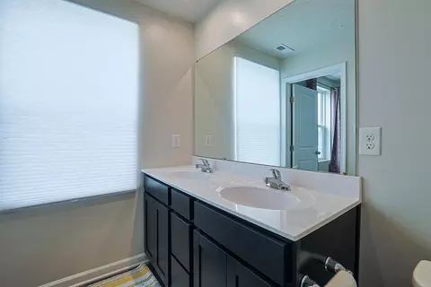 Bath - 517 Skyway Dr, Springfield, OH 45505 photo 2 of 4